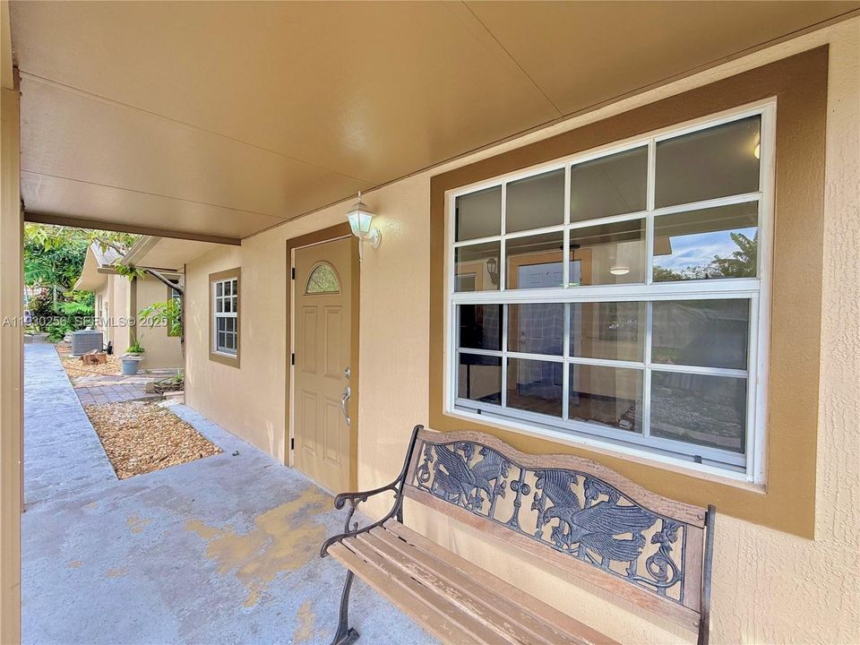 For Rent: $2,400 (2 beds, 1 baths, 1457 Square Feet)