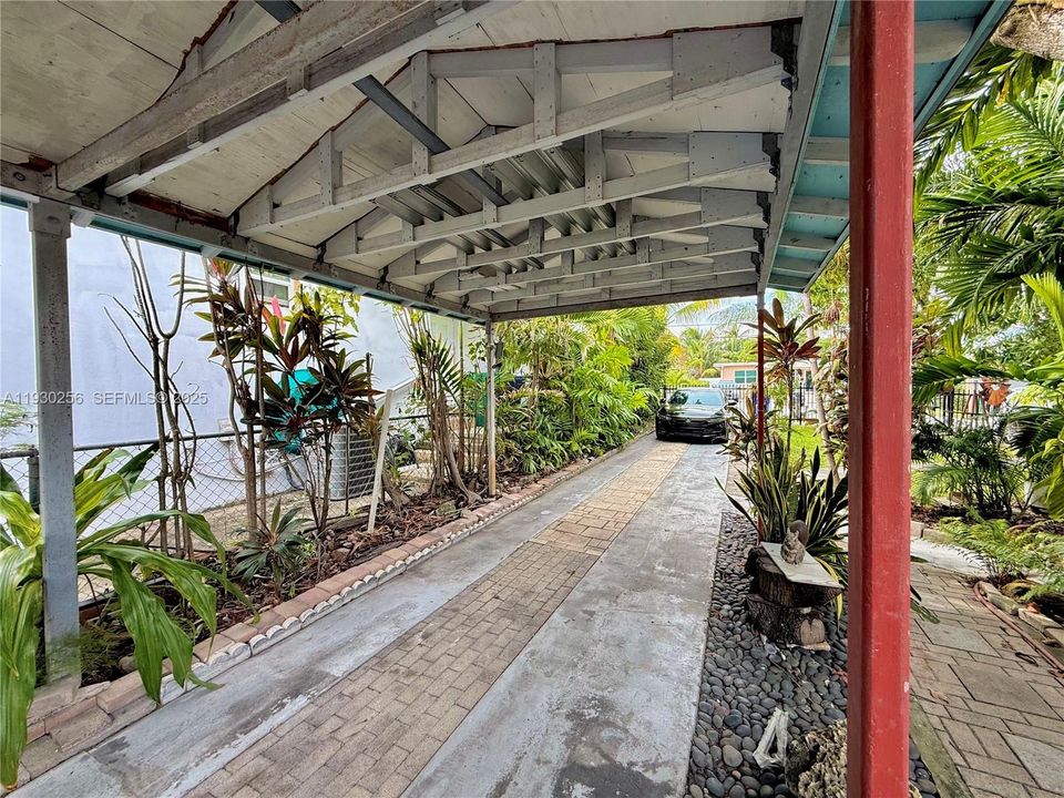 For Rent: $2,400 (2 beds, 1 baths, 1457 Square Feet)