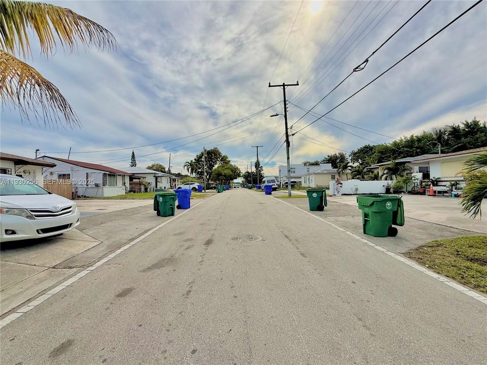 For Rent: $2,400 (2 beds, 1 baths, 1457 Square Feet)