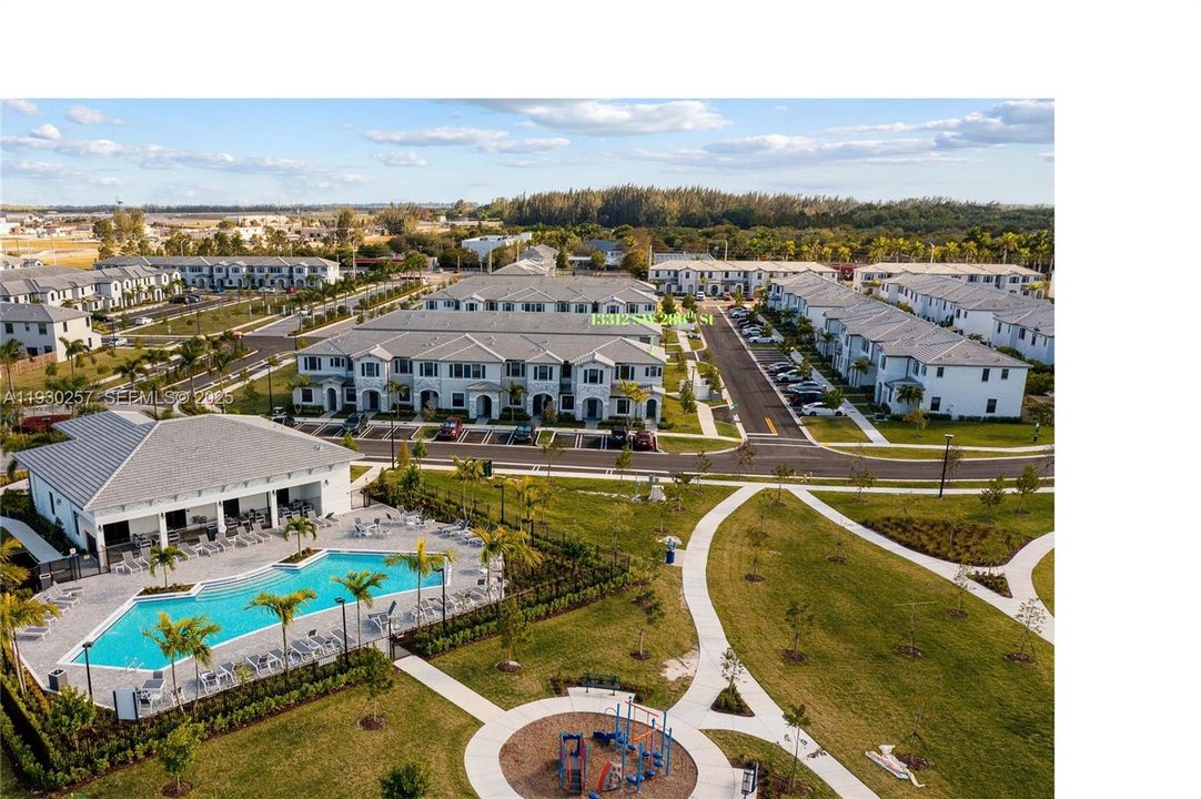 На продажу: $382,000 (3 спален, 3 ванн, 1328 Квадратных фут)