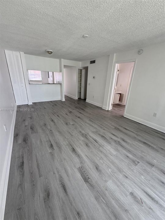 For Sale: $180,000 (2 beds, 2 baths, 800 Square Feet)