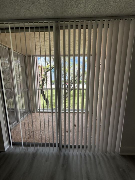 For Sale: $180,000 (2 beds, 2 baths, 800 Square Feet)