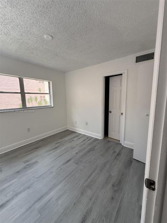 For Sale: $180,000 (2 beds, 2 baths, 800 Square Feet)