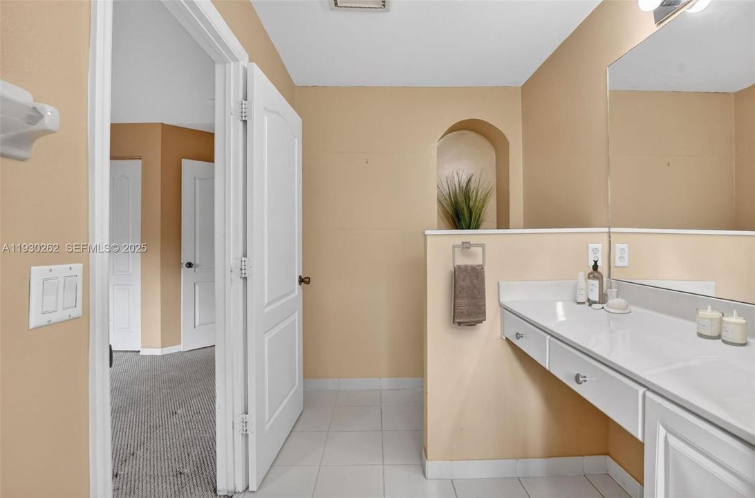 For Sale: $349,000 (2 beds, 2 baths, 1448 Square Feet)