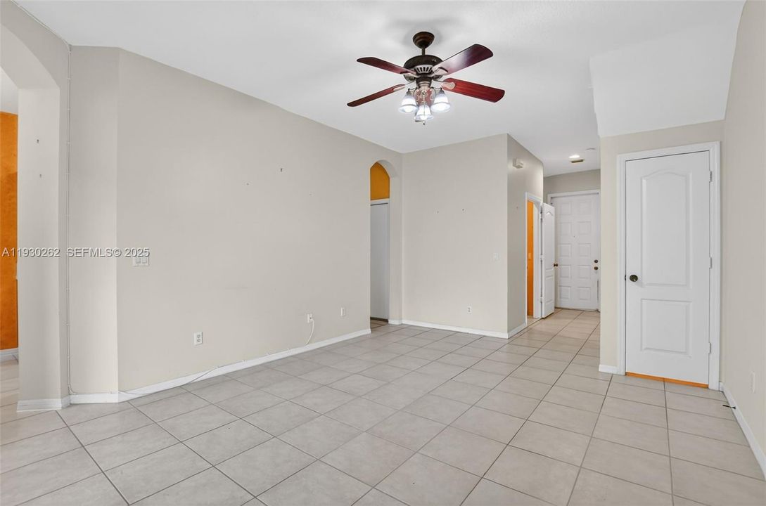 For Sale: $349,000 (2 beds, 2 baths, 1448 Square Feet)