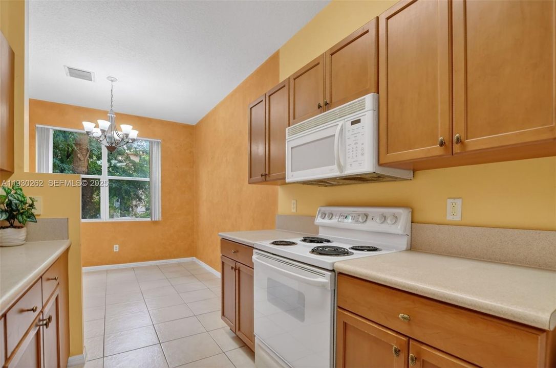 For Sale: $349,000 (2 beds, 2 baths, 1448 Square Feet)