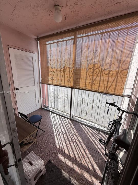 For Sale: $180,000 (2 beds, 2 baths, 800 Square Feet)