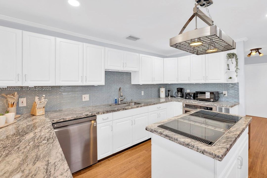 En Venta: $1,699,000 (3 camas, 2 baños, 1628 Pies cuadrados)