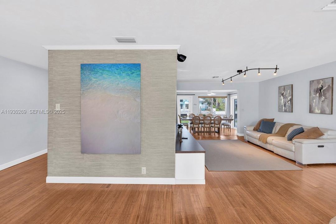 En Venta: $1,699,000 (3 camas, 2 baños, 1628 Pies cuadrados)