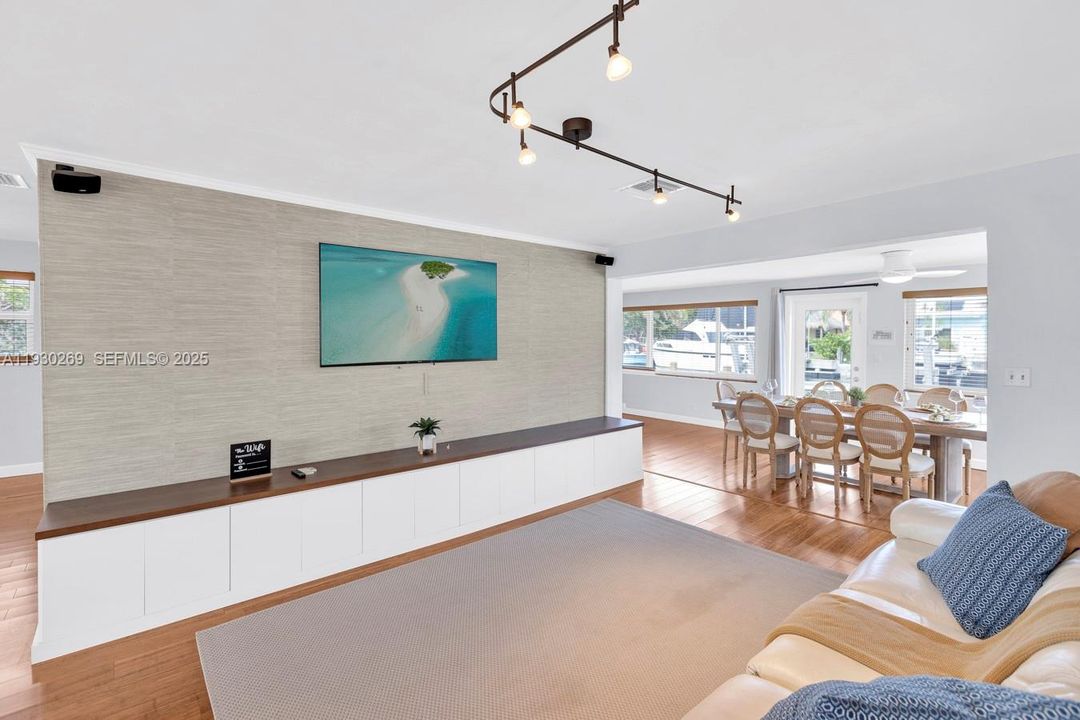 En Venta: $1,699,000 (3 camas, 2 baños, 1628 Pies cuadrados)