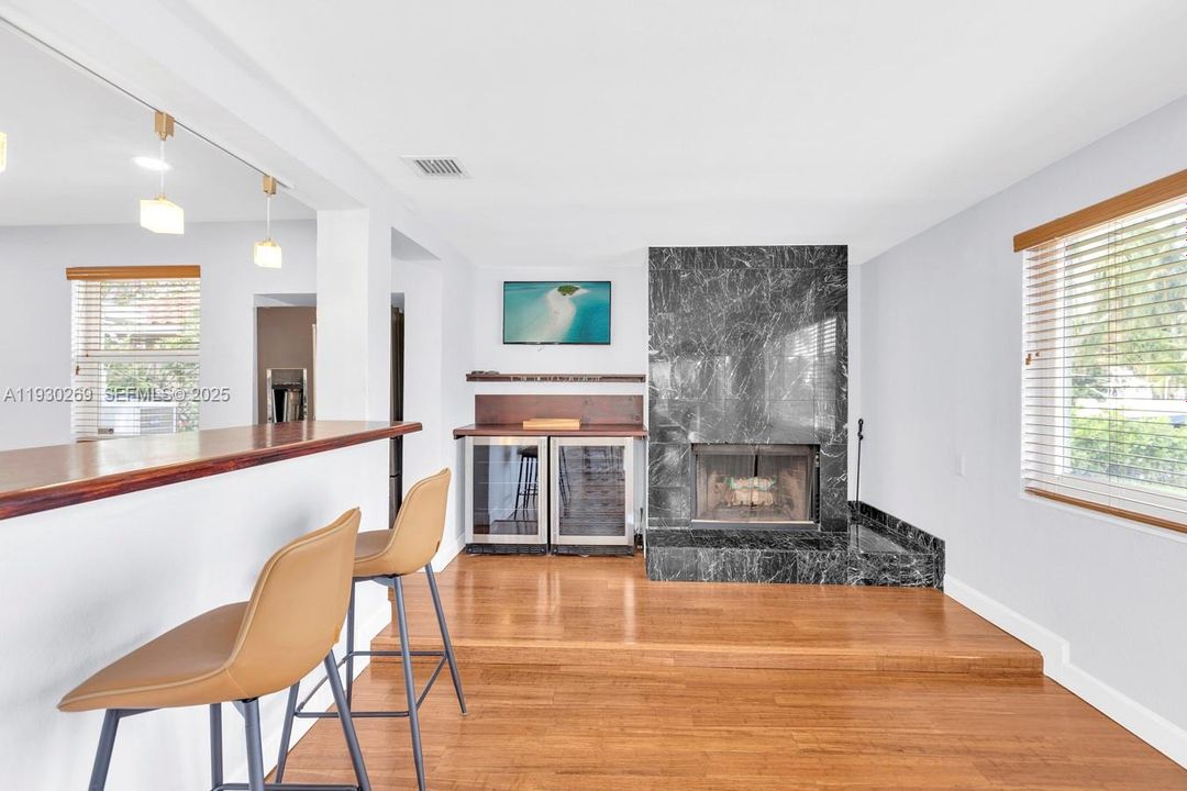 En Venta: $1,699,000 (3 camas, 2 baños, 1628 Pies cuadrados)