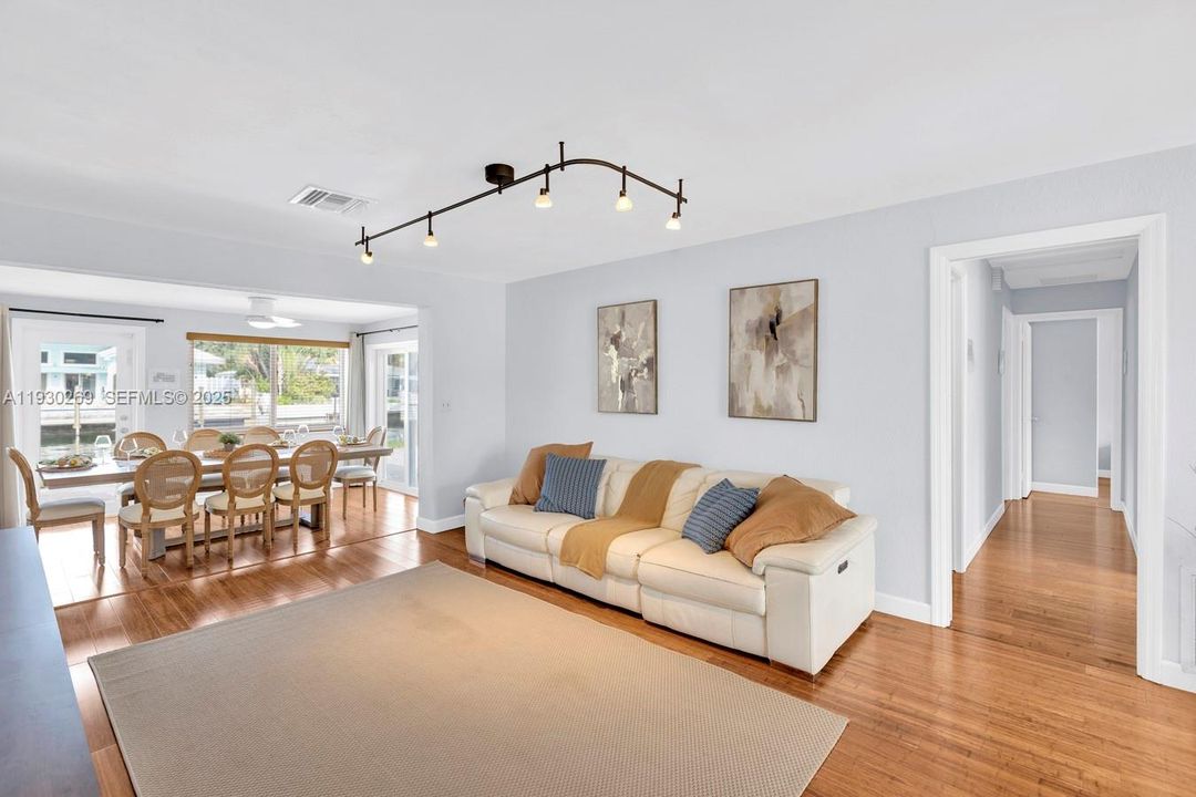 En Venta: $1,699,000 (3 camas, 2 baños, 1628 Pies cuadrados)