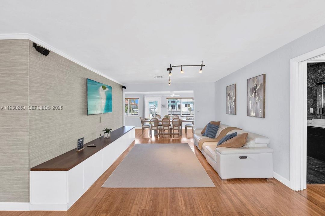 En Venta: $1,699,000 (3 camas, 2 baños, 1628 Pies cuadrados)