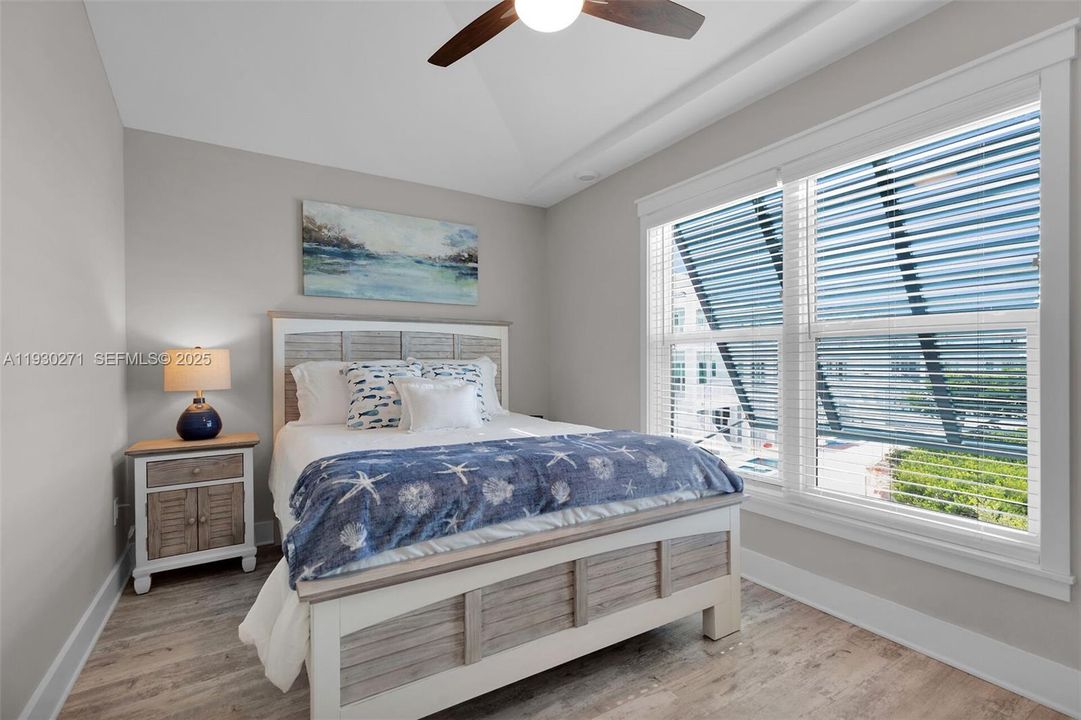 На продажу: $499,000 (2 спален, 1 ванн, 0 Квадратных фут)