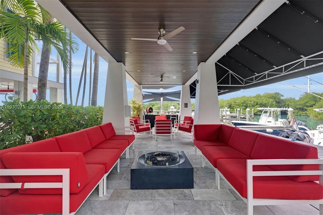 На продажу: $499,000 (2 спален, 1 ванн, 0 Квадратных фут)