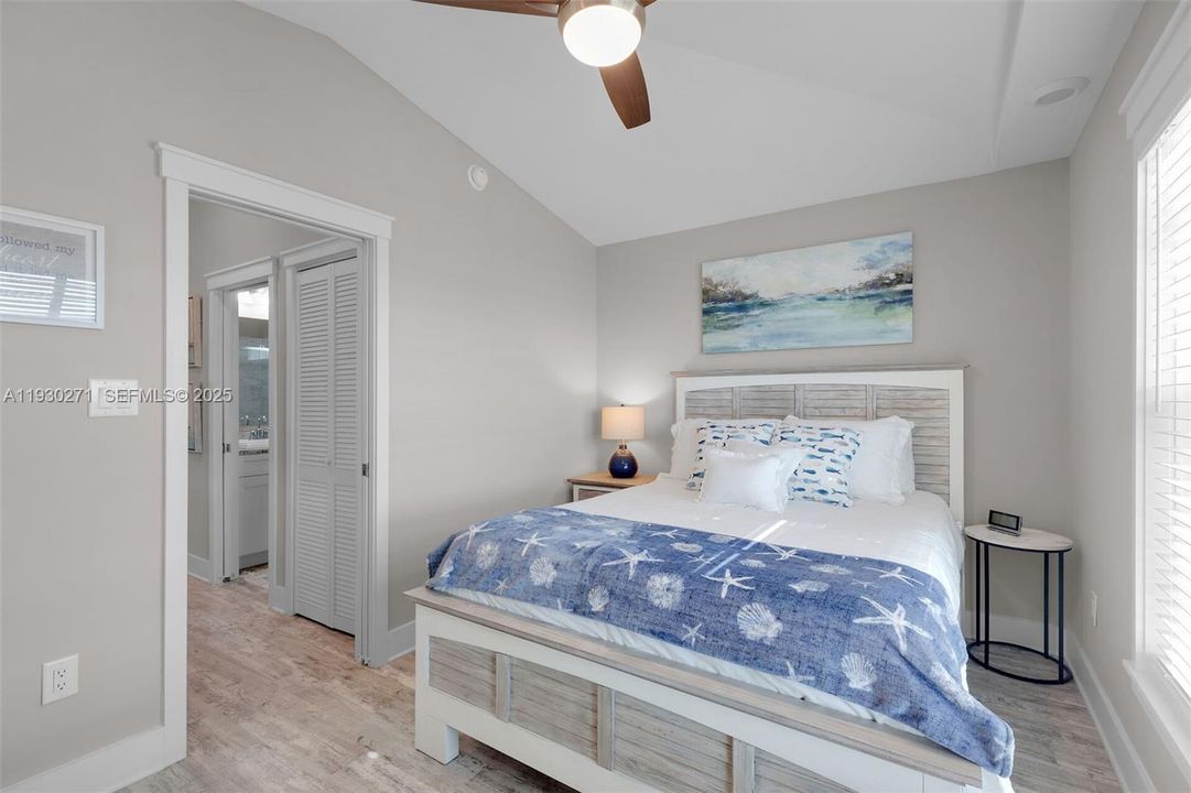 На продажу: $499,000 (2 спален, 1 ванн, 0 Квадратных фут)