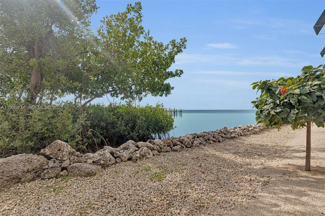 На продажу: $499,000 (2 спален, 1 ванн, 0 Квадратных фут)