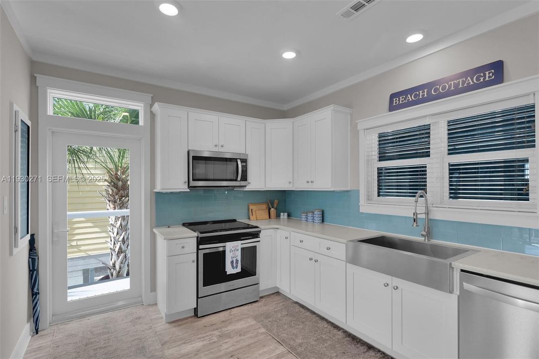 На продажу: $499,000 (2 спален, 1 ванн, 0 Квадратных фут)