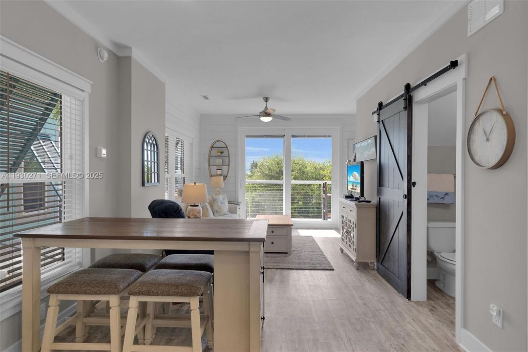 На продажу: $499,000 (2 спален, 1 ванн, 0 Квадратных фут)