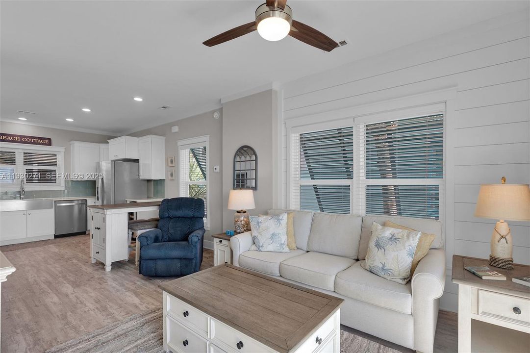 На продажу: $499,000 (2 спален, 1 ванн, 0 Квадратных фут)