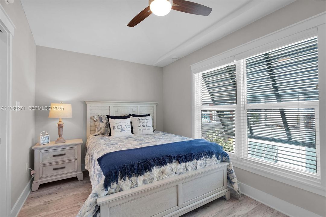 На продажу: $499,000 (2 спален, 1 ванн, 0 Квадратных фут)