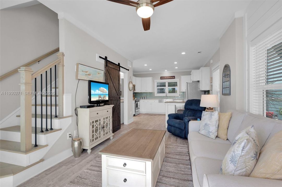 На продажу: $499,000 (2 спален, 1 ванн, 0 Квадратных фут)