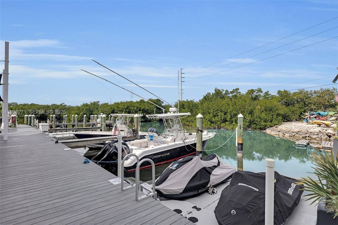 На продажу: $499,000 (2 спален, 1 ванн, 0 Квадратных фут)