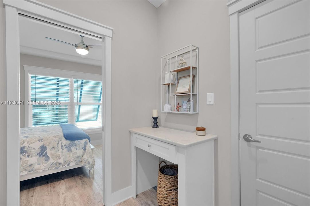 На продажу: $499,000 (2 спален, 1 ванн, 0 Квадратных фут)