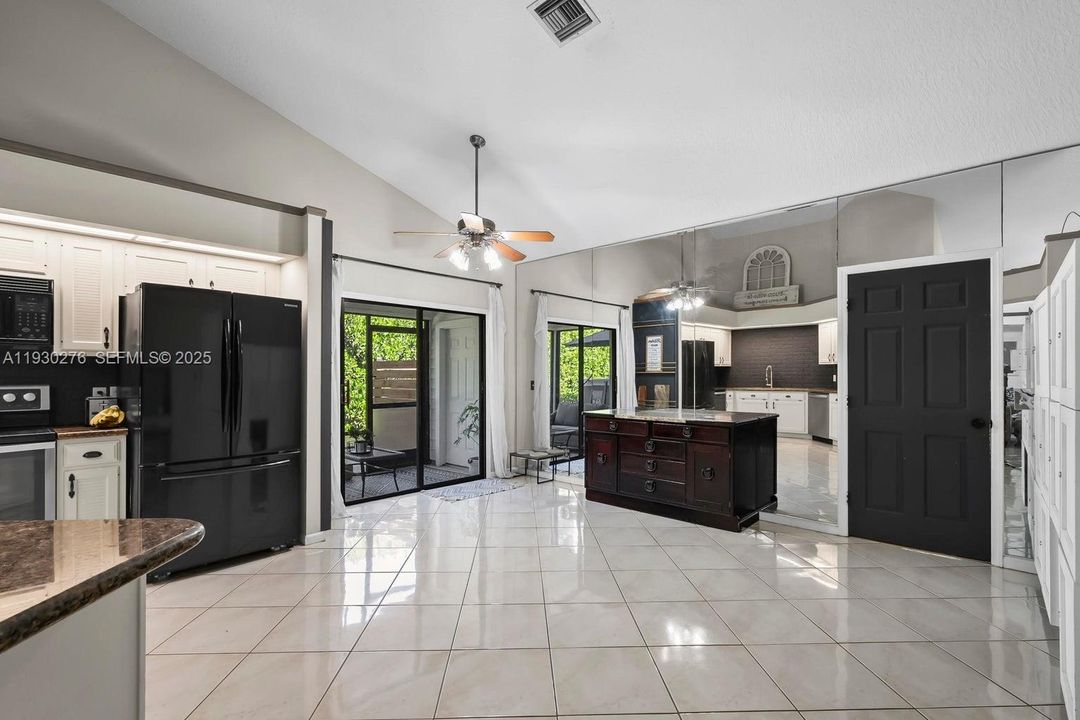 For Sale: $600,000 (4 beds, 2 baths, 2416 Square Feet)