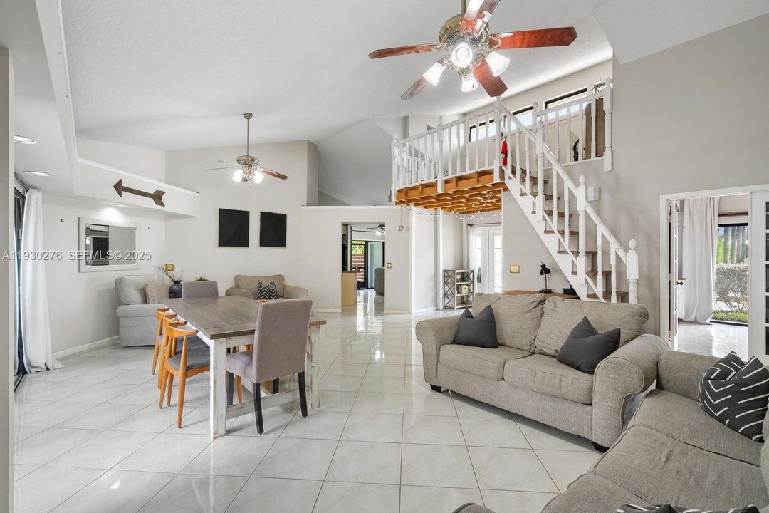 For Sale: $600,000 (4 beds, 2 baths, 2416 Square Feet)