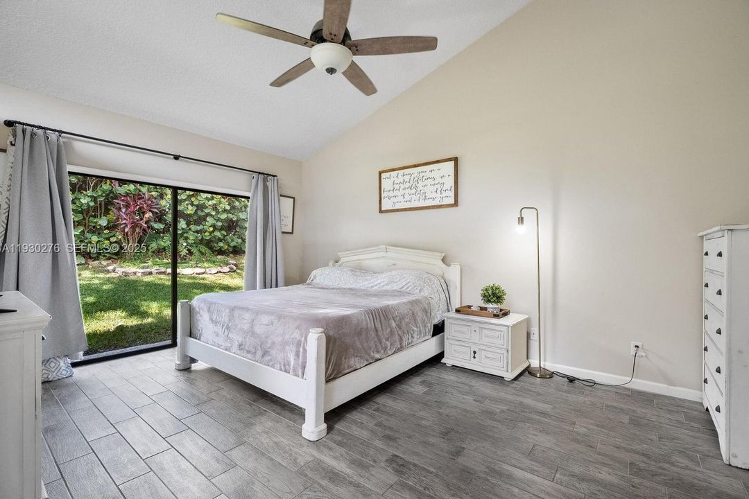 For Sale: $600,000 (4 beds, 2 baths, 2416 Square Feet)