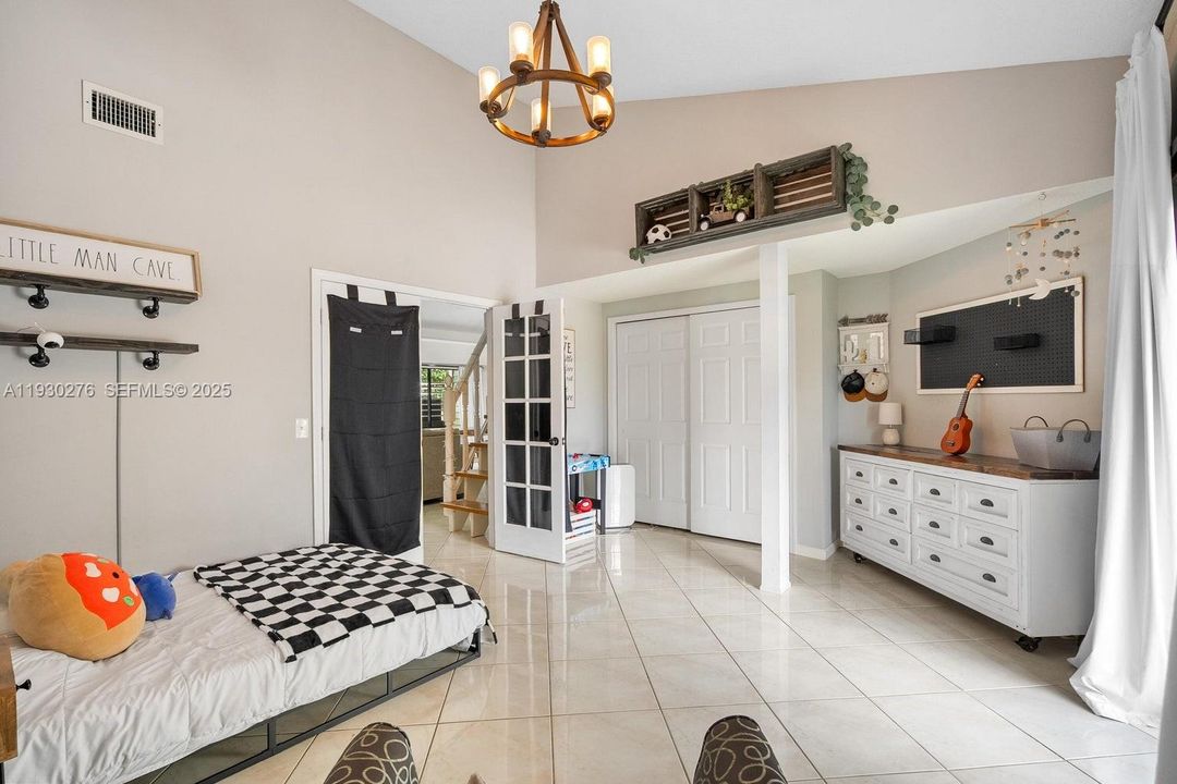 For Sale: $600,000 (4 beds, 2 baths, 2416 Square Feet)