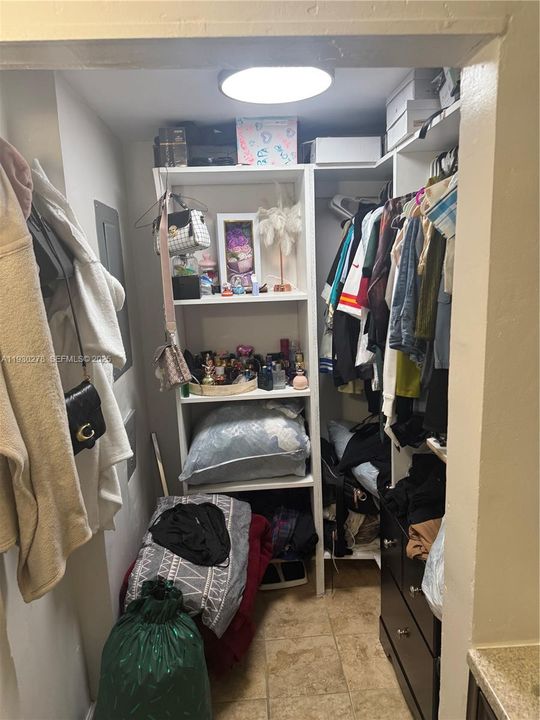 出租: $2,500 (3 贝兹, 2 浴室, 3688 平方英尺)