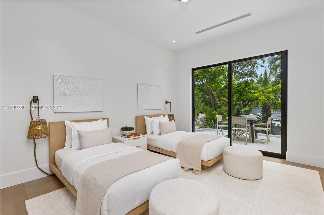 For Rent: $35,000 (5 beds, 5 baths, 4197 Square Feet)