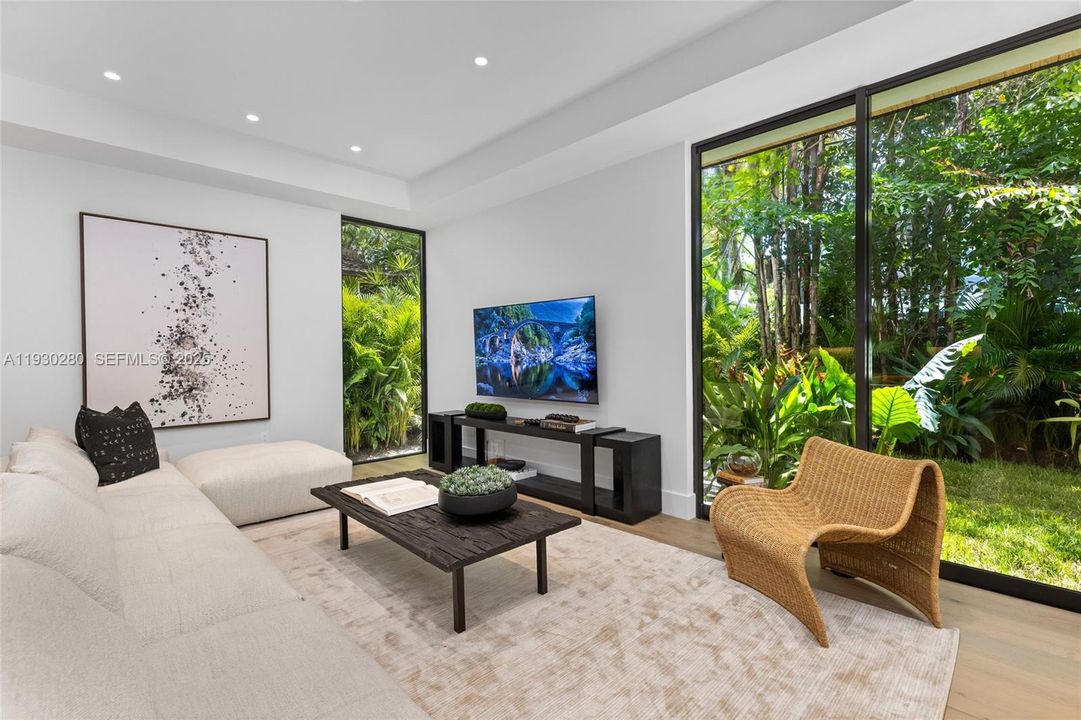 For Rent: $35,000 (5 beds, 5 baths, 4197 Square Feet)