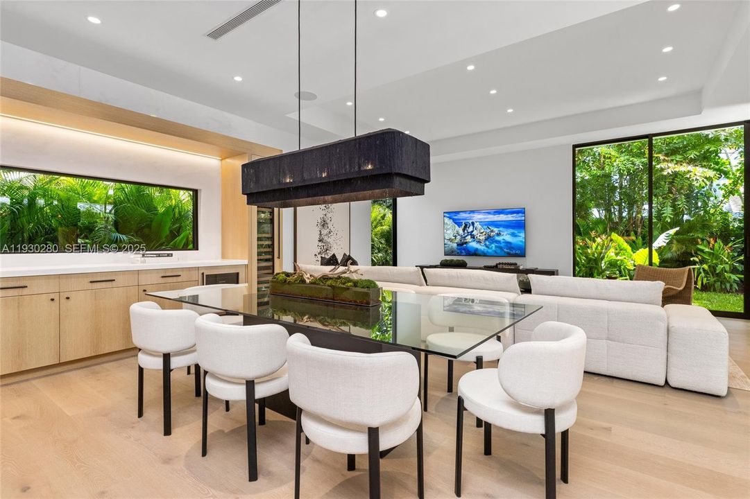 For Rent: $35,000 (5 beds, 5 baths, 4197 Square Feet)