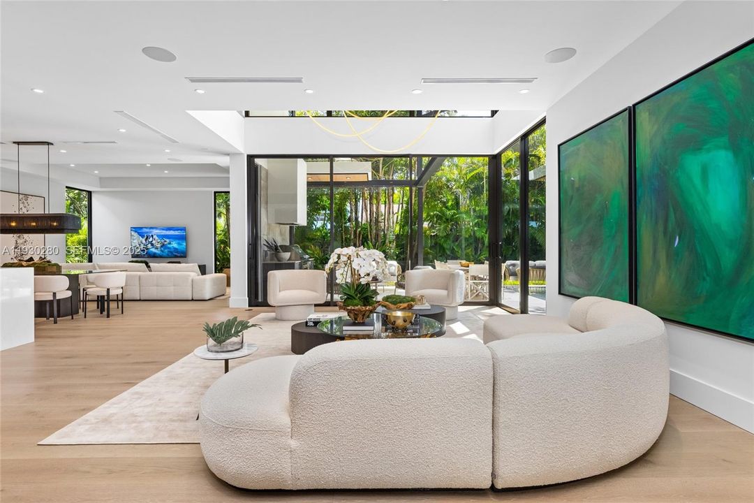 For Rent: $35,000 (5 beds, 5 baths, 4197 Square Feet)