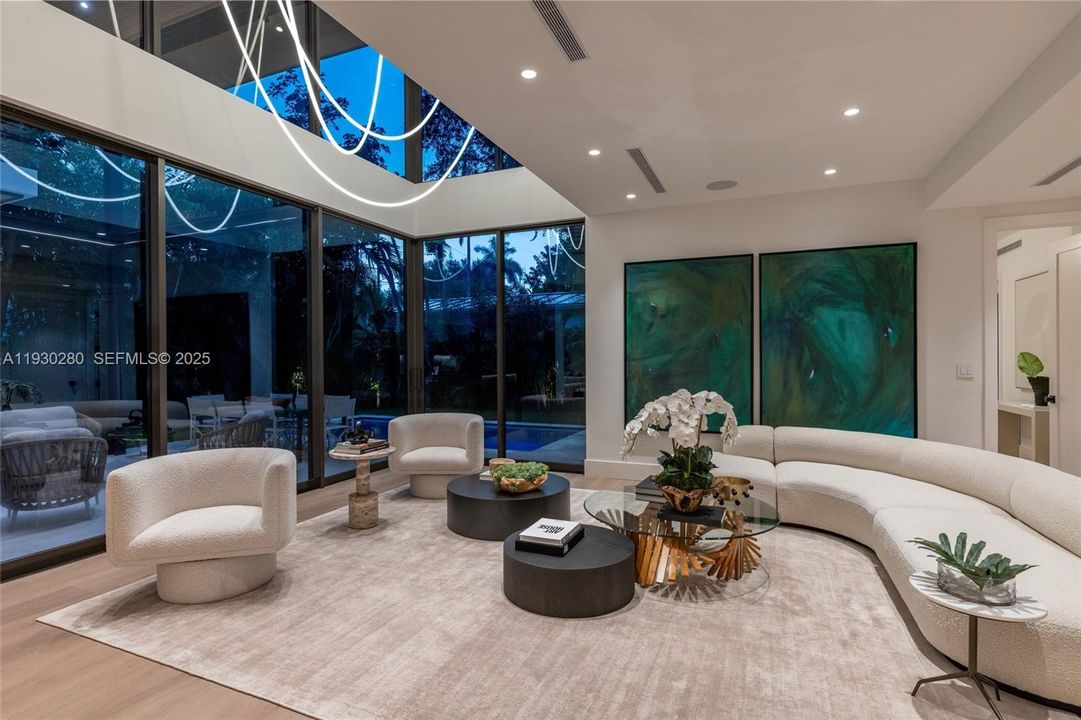 For Rent: $35,000 (5 beds, 5 baths, 4197 Square Feet)