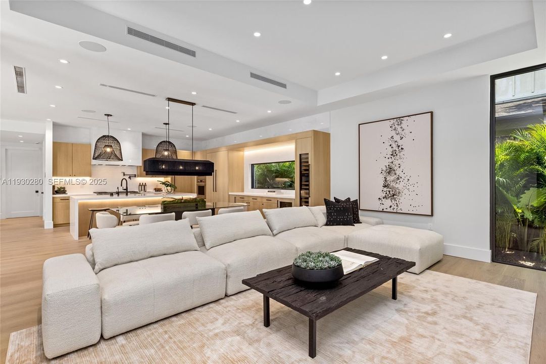 For Rent: $35,000 (5 beds, 5 baths, 4197 Square Feet)