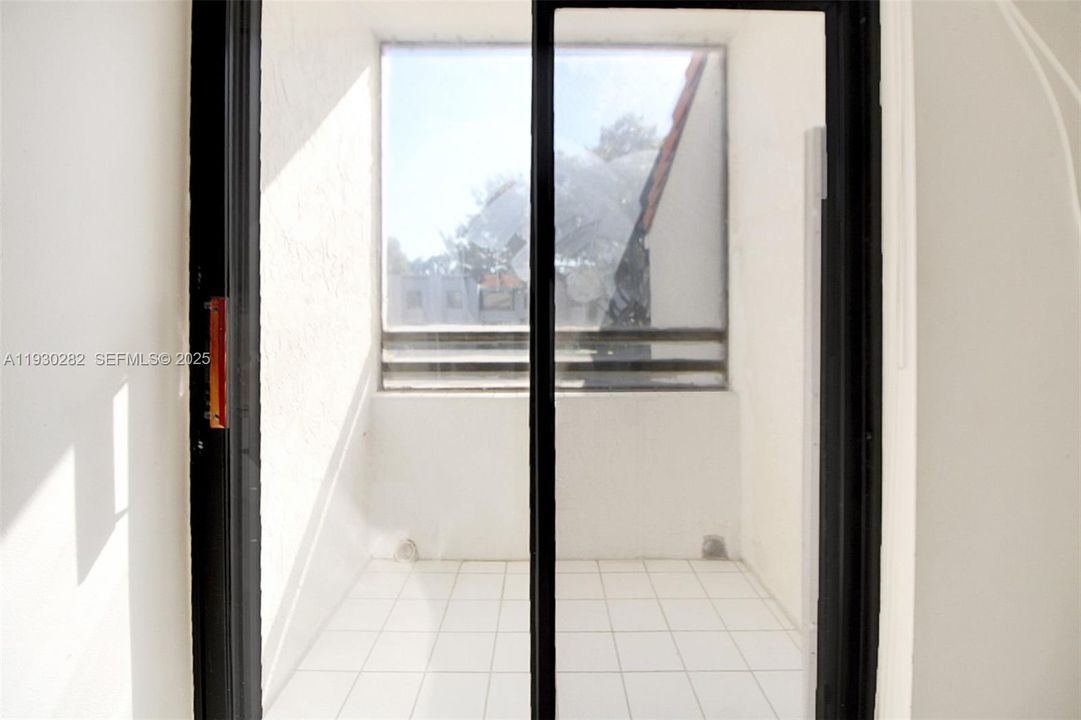 For Sale: $310,000 (3 beds, 2 baths, 1143 Square Feet)