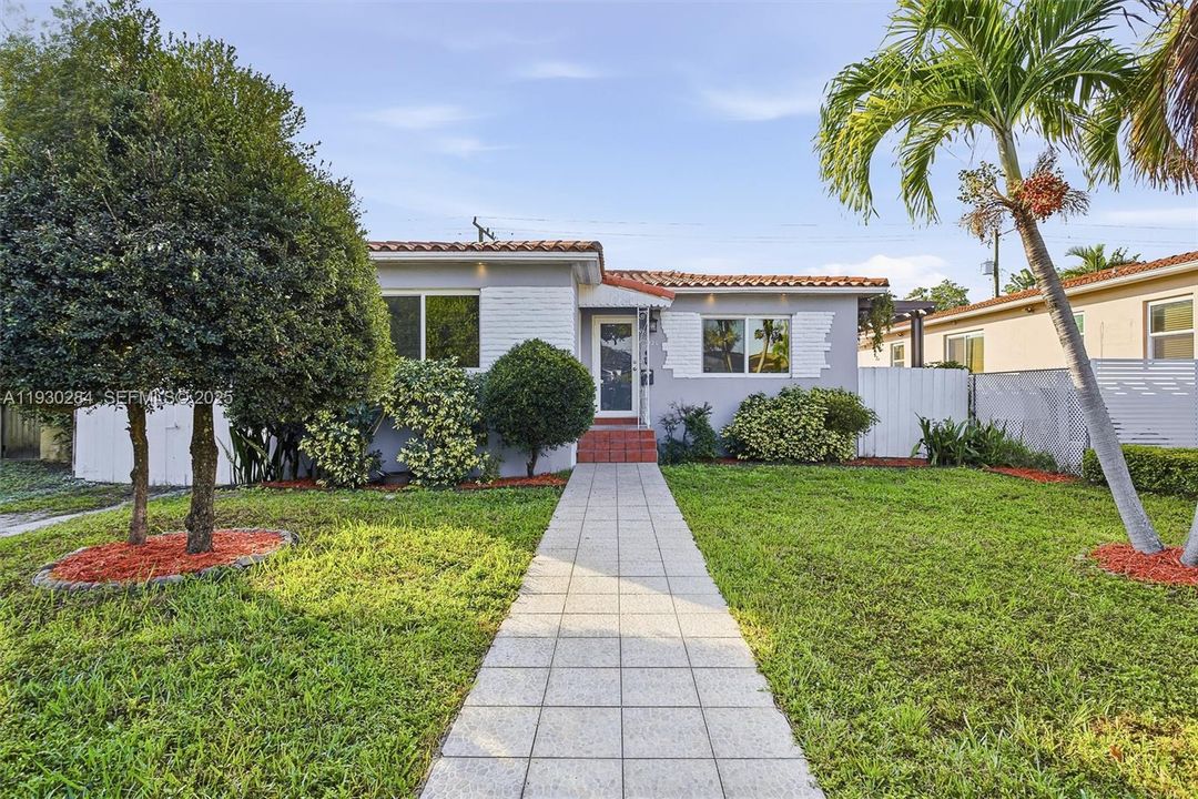 For Rent: $4,000 (4 beds, 3 baths, 1609 Square Feet)