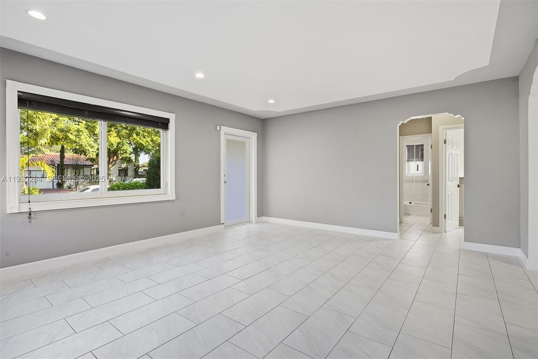 For Rent: $4,000 (4 beds, 3 baths, 1609 Square Feet)