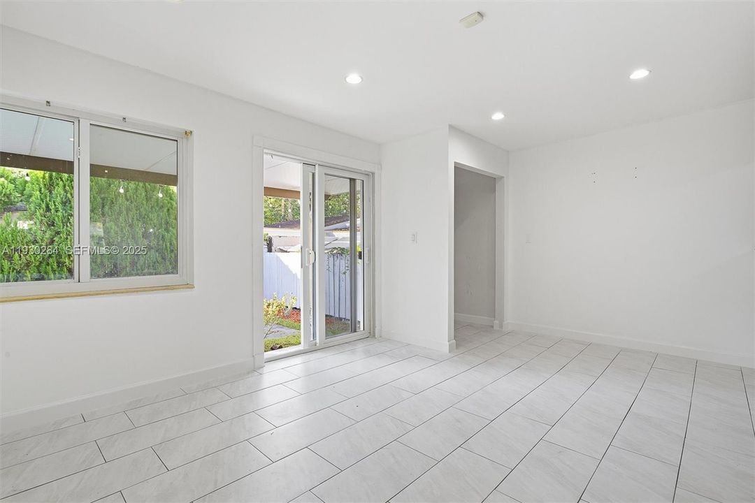 For Rent: $4,000 (4 beds, 3 baths, 1609 Square Feet)