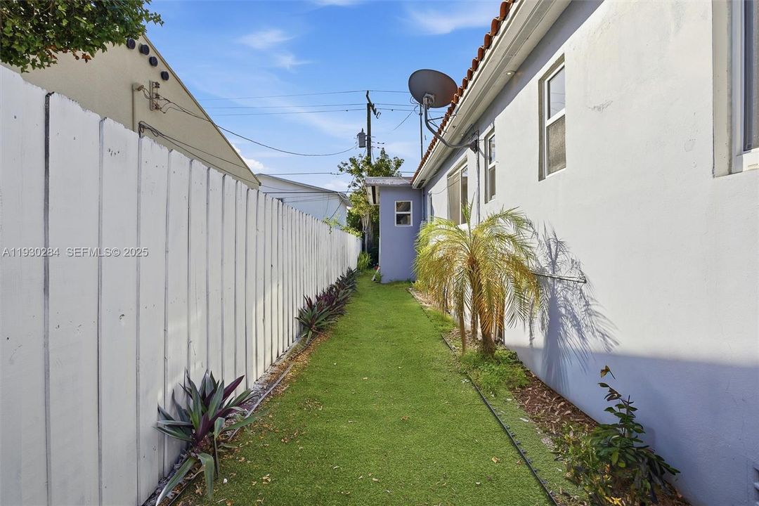 For Rent: $4,000 (4 beds, 3 baths, 1609 Square Feet)