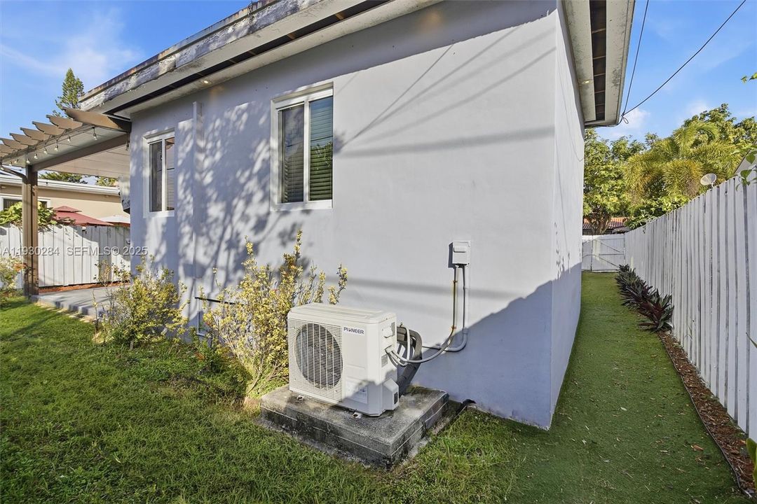 For Rent: $4,000 (4 beds, 3 baths, 1609 Square Feet)