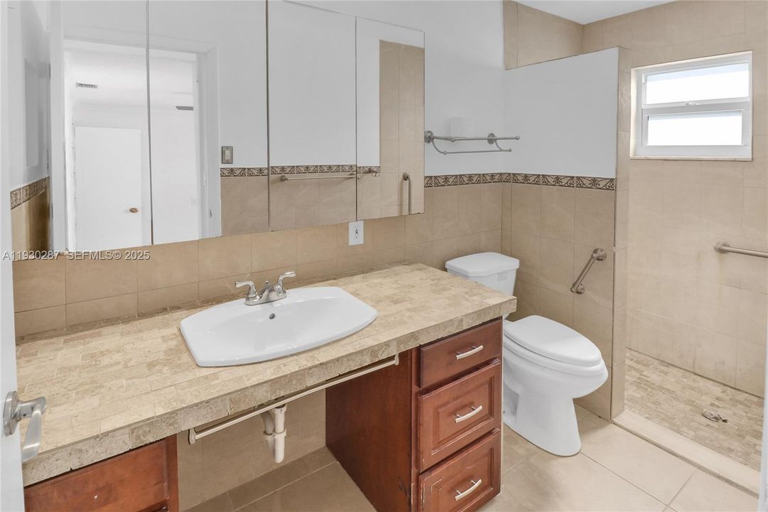 For Sale: $325,000 (2 beds, 2 baths, 1560 Square Feet)