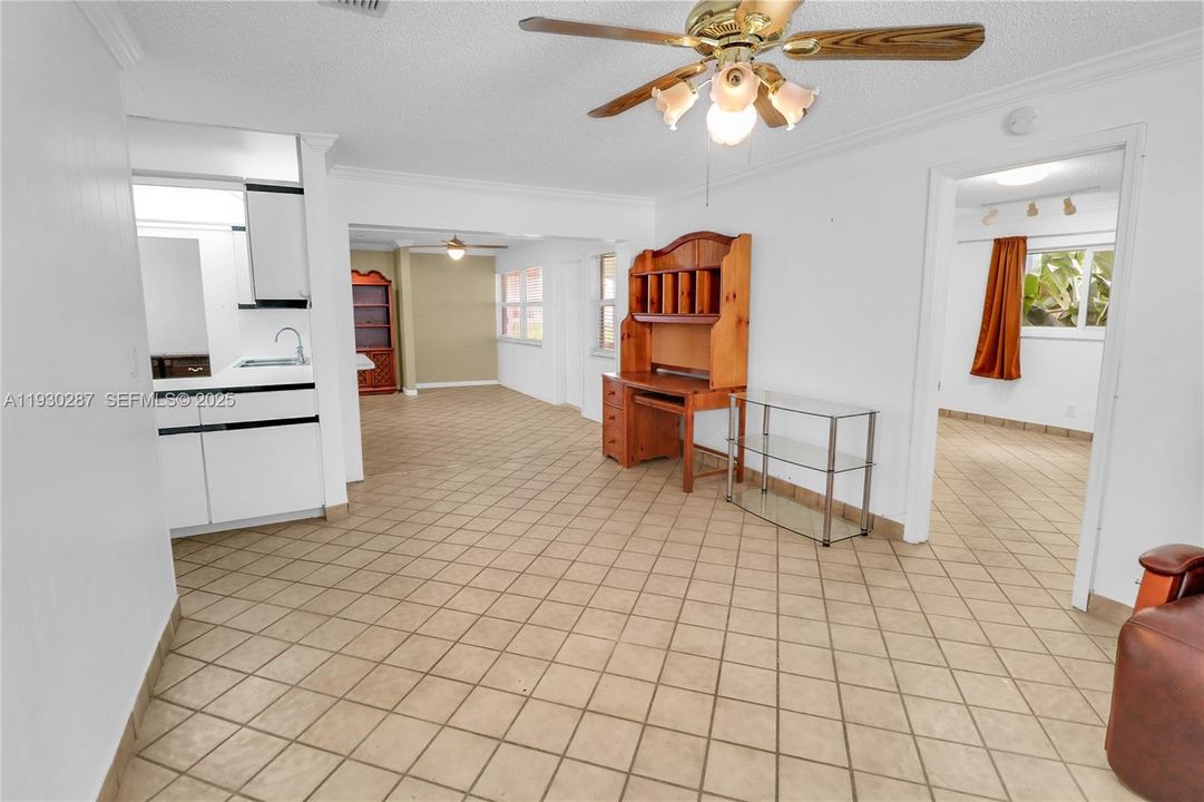 For Sale: $325,000 (2 beds, 2 baths, 1560 Square Feet)