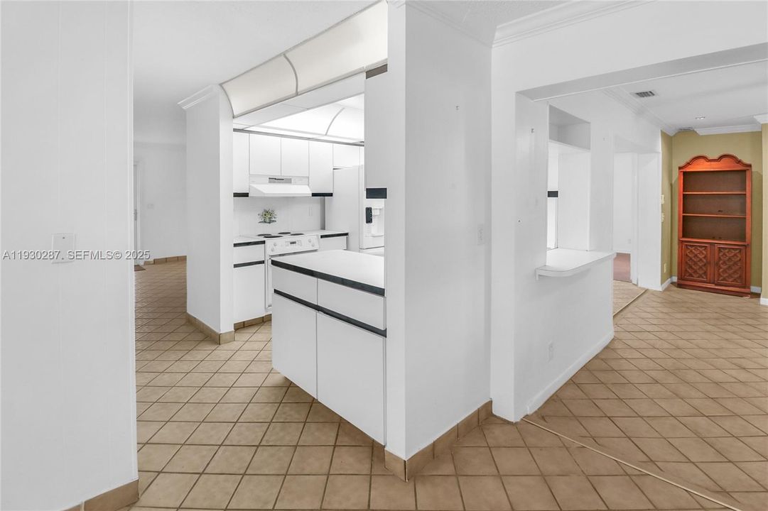 For Sale: $325,000 (2 beds, 2 baths, 1560 Square Feet)