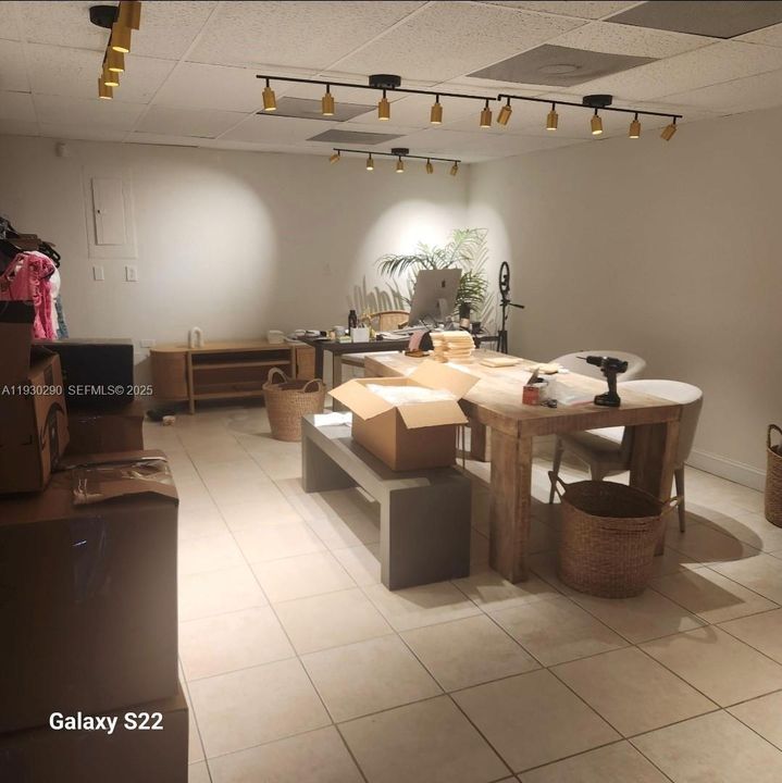 出租: $2,250 (0 贝兹, 0 浴室, 0 平方英尺)