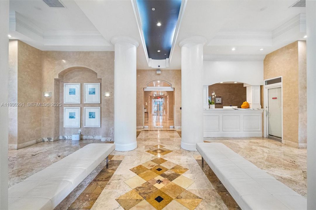 For Sale: $525,000 (2 beds, 2 baths, 968 Square Feet)